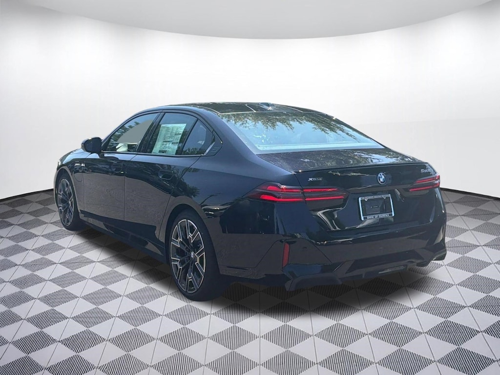 New 2027 BMW 550e xDrive Sedan