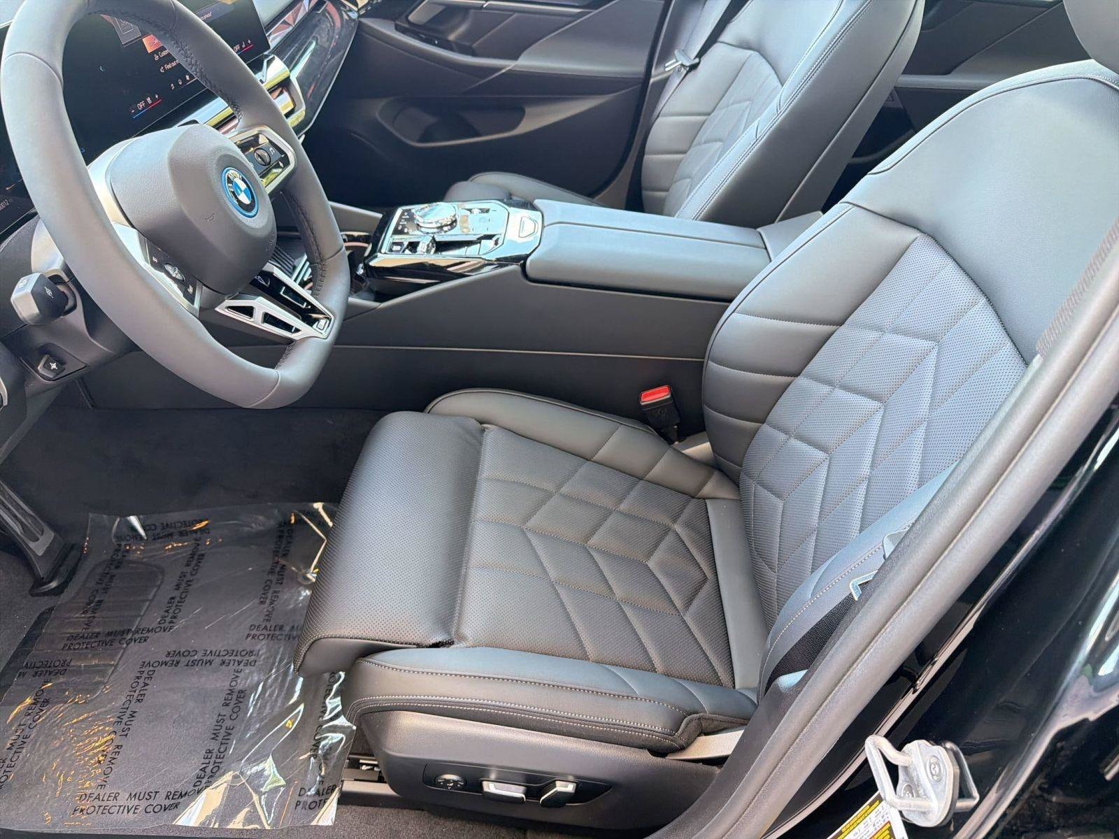 2027 BMW 5 Series 550e - Photo 5