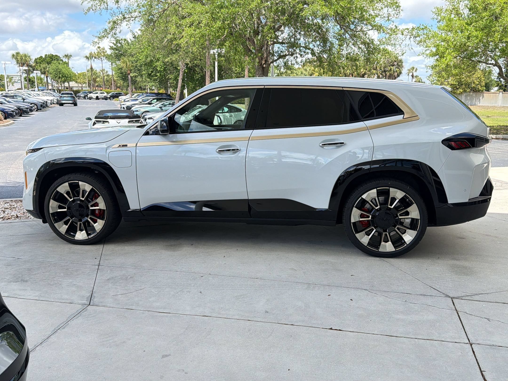 XM Label SUV