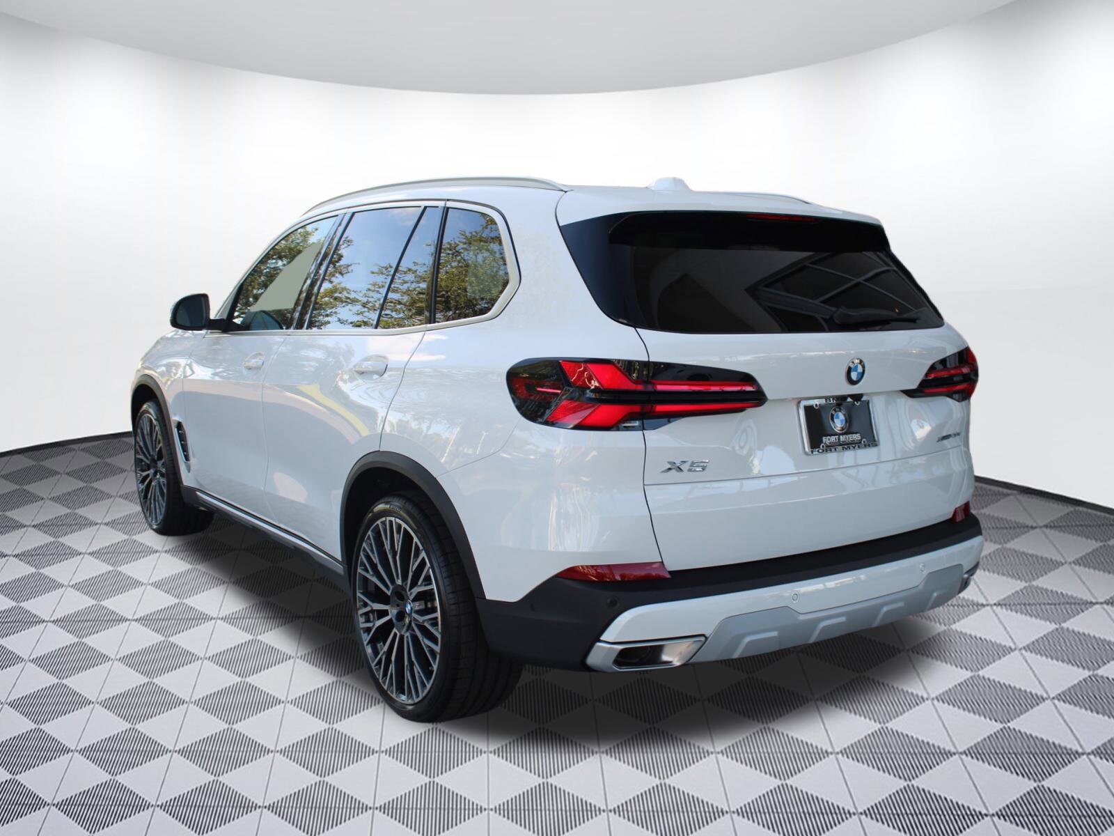 2026 Bmw X5 xDrive40i photo 2