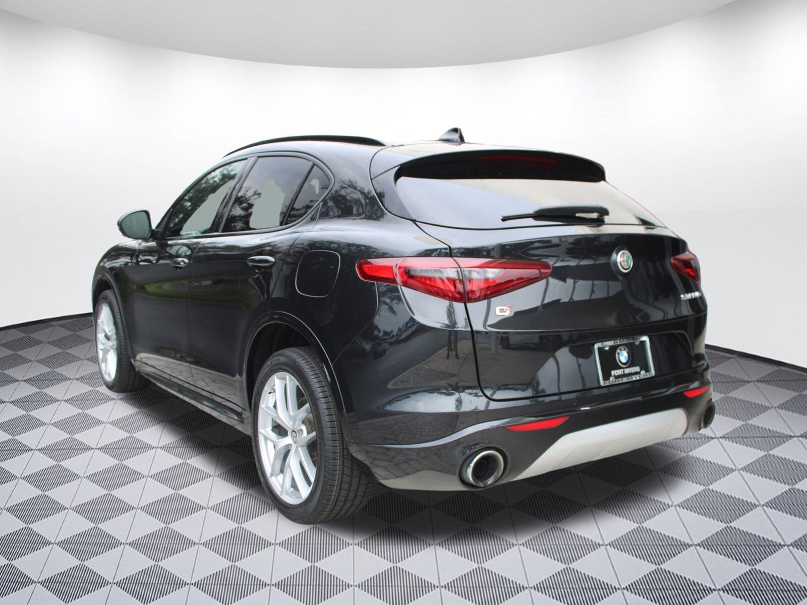 2020 Alfa Romeo Stelvio Ti Sport photo 3