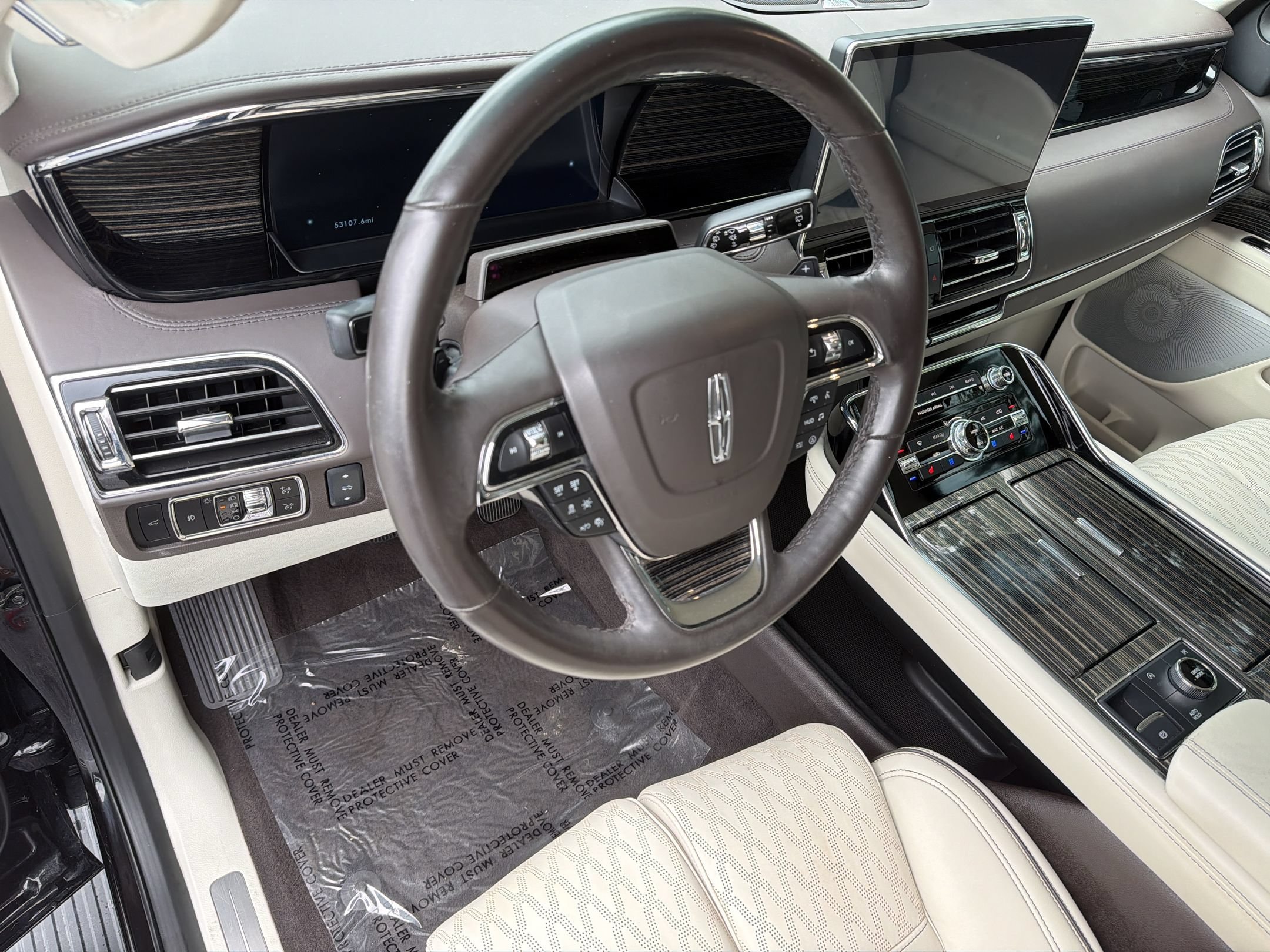 Navigator L Black Label SUV