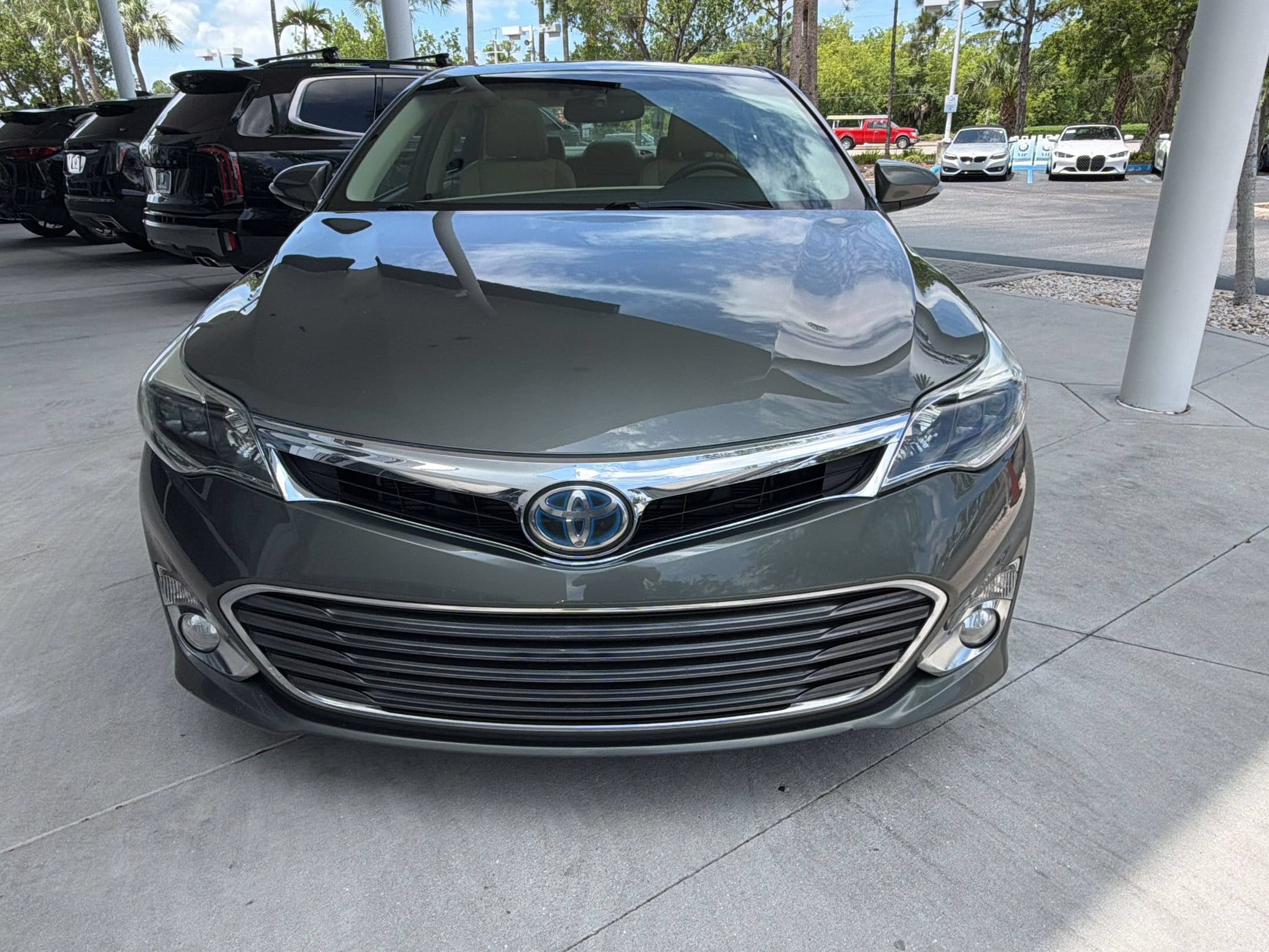 Avalon Hybrid Limited Sedan