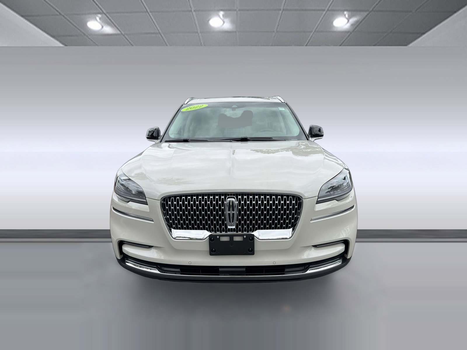 Aviator Standard SUV