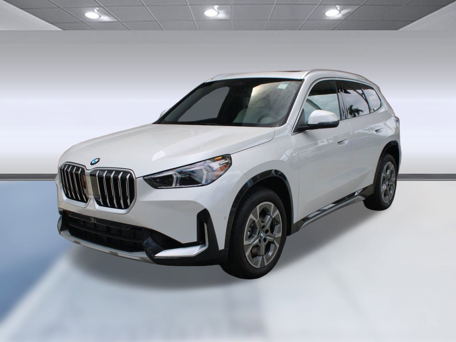 2026 BMW X1 28i's photo