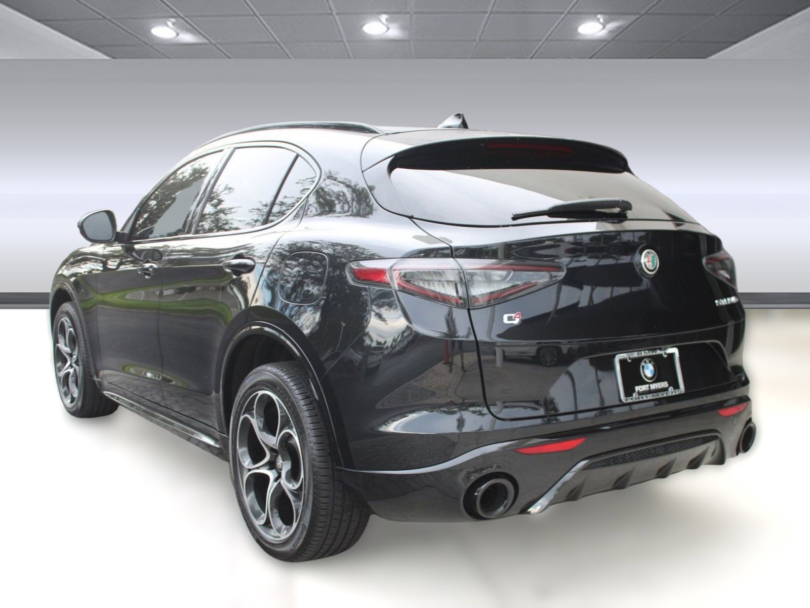 2024 Alfa Romeo Stelvio Tributo Italiano photo 3