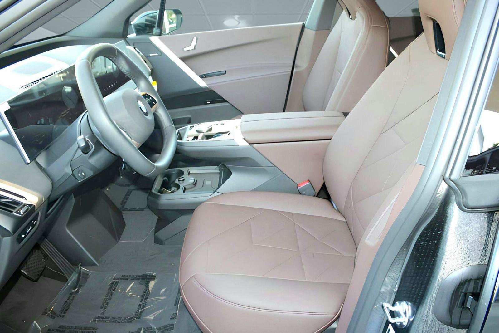 2026 BMW iX 60 - Photo 5