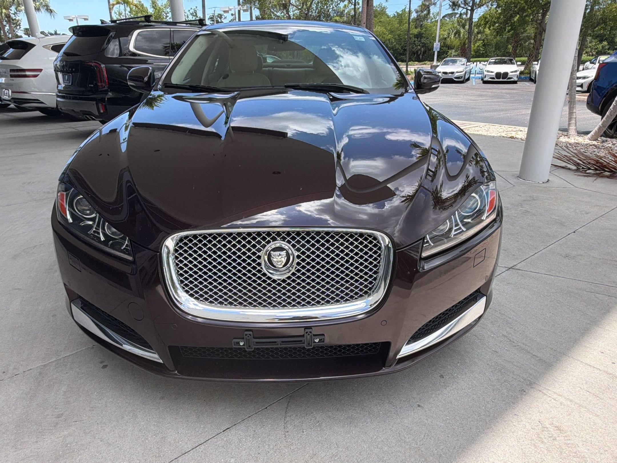 XF 2.0T Sedan