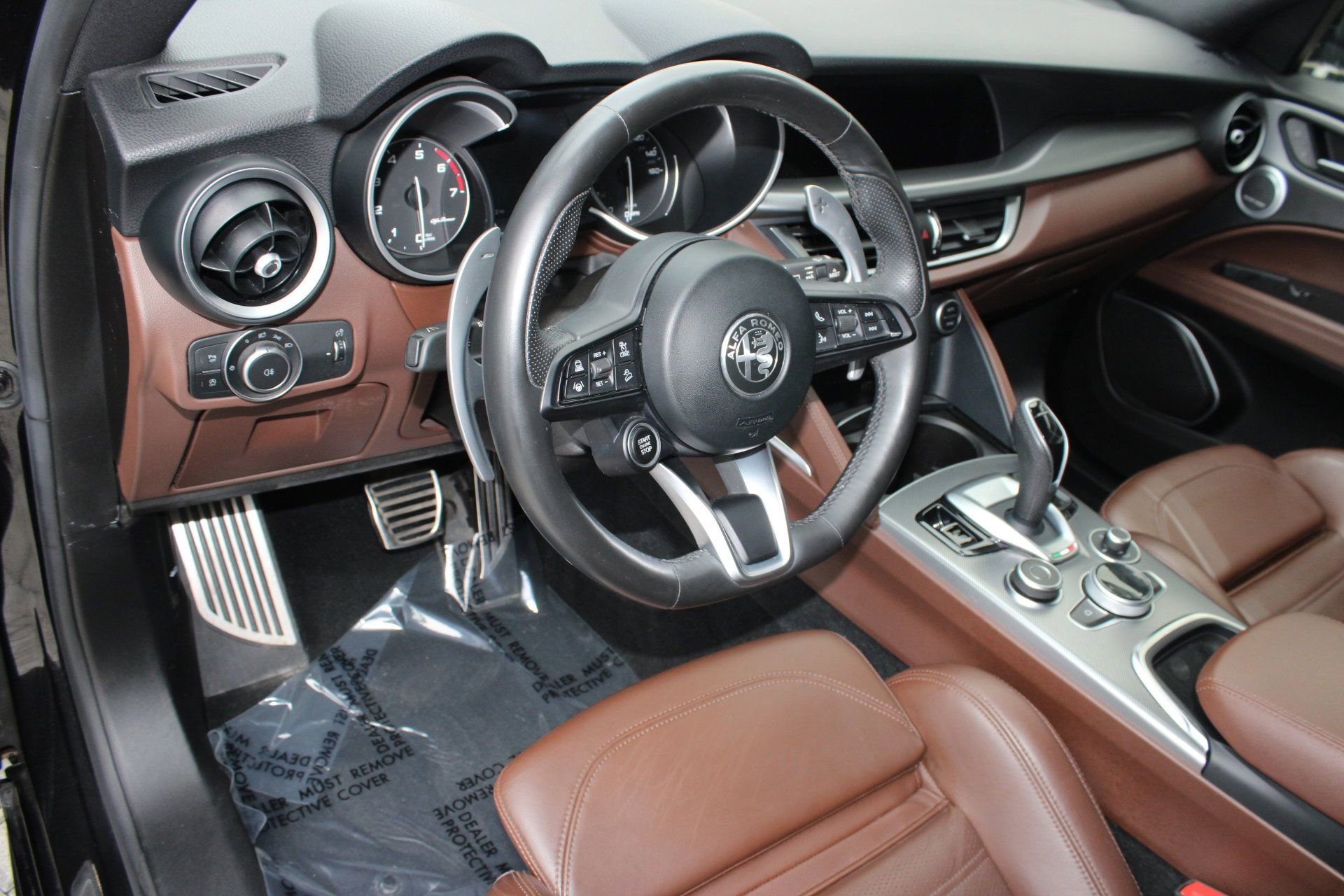 2020 Alfa Romeo Stelvio Ti Sport photo 4