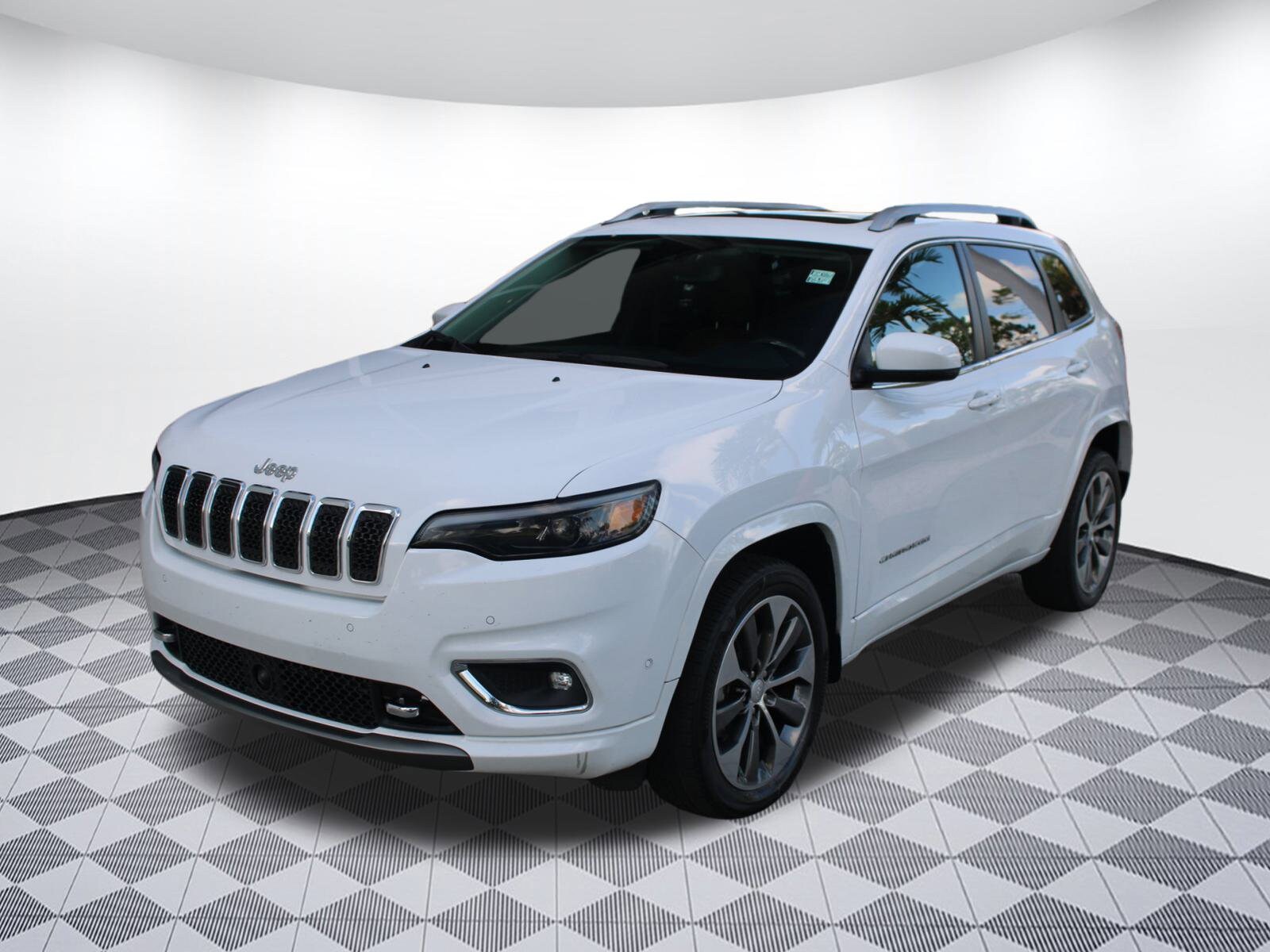2019 Jeep Cherokee Overland photo 2