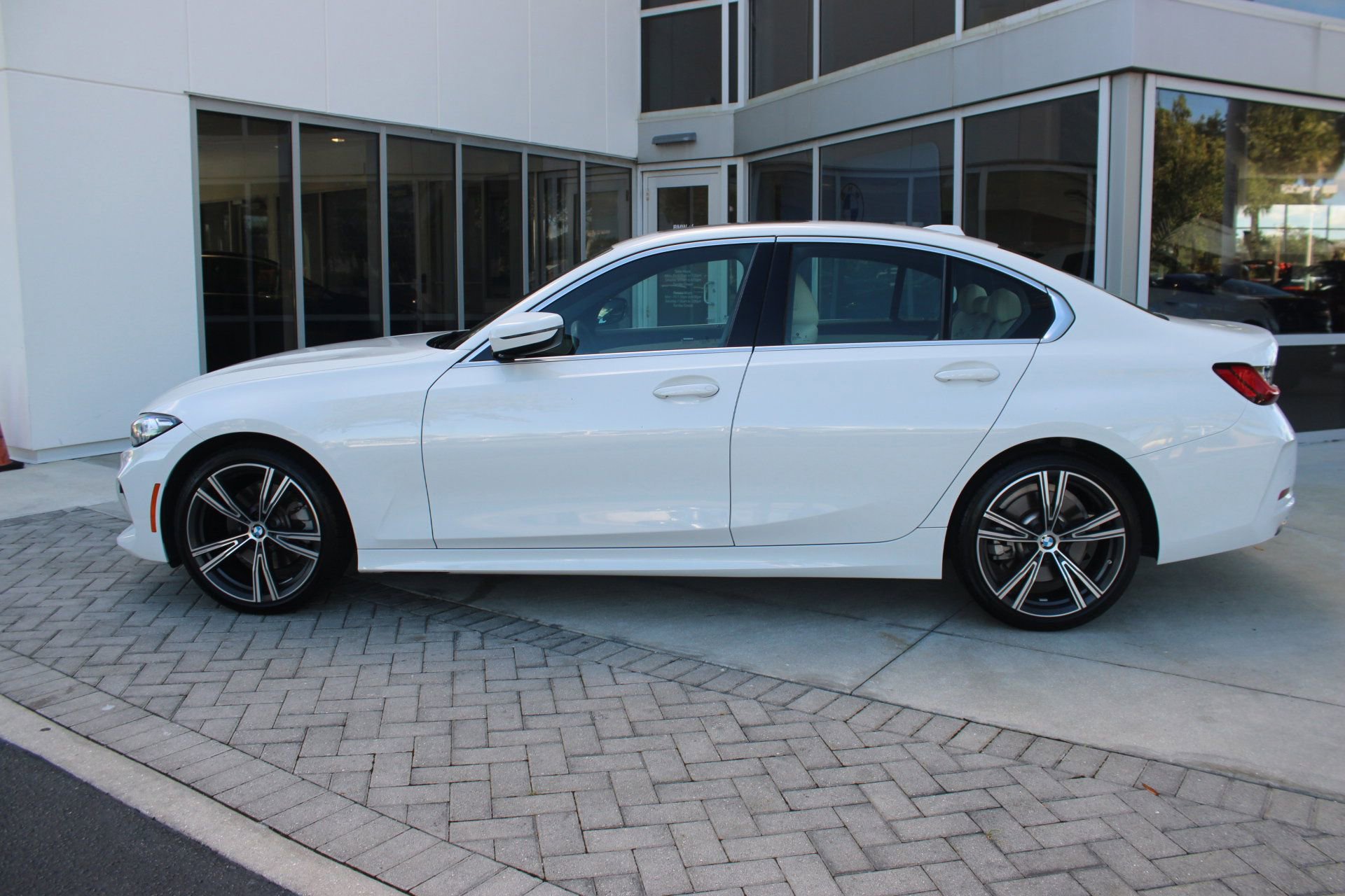 2024 Bmw 330i photo 2
