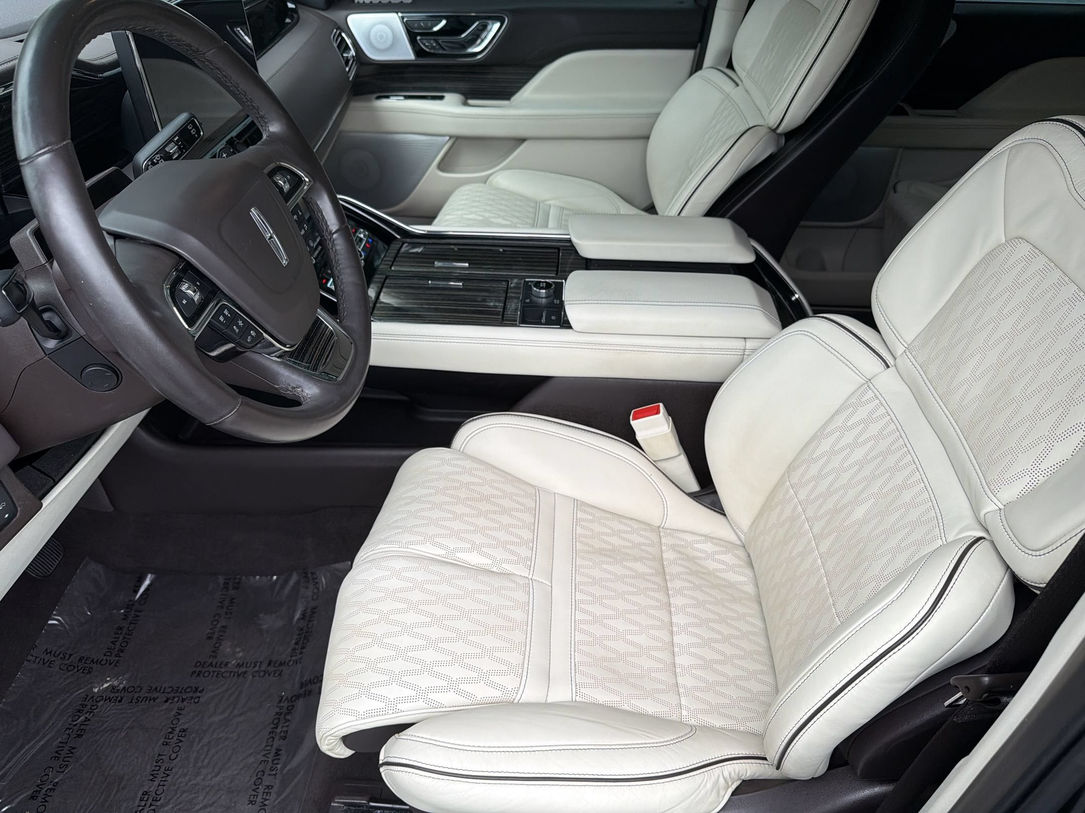 Navigator L Black Label SUV