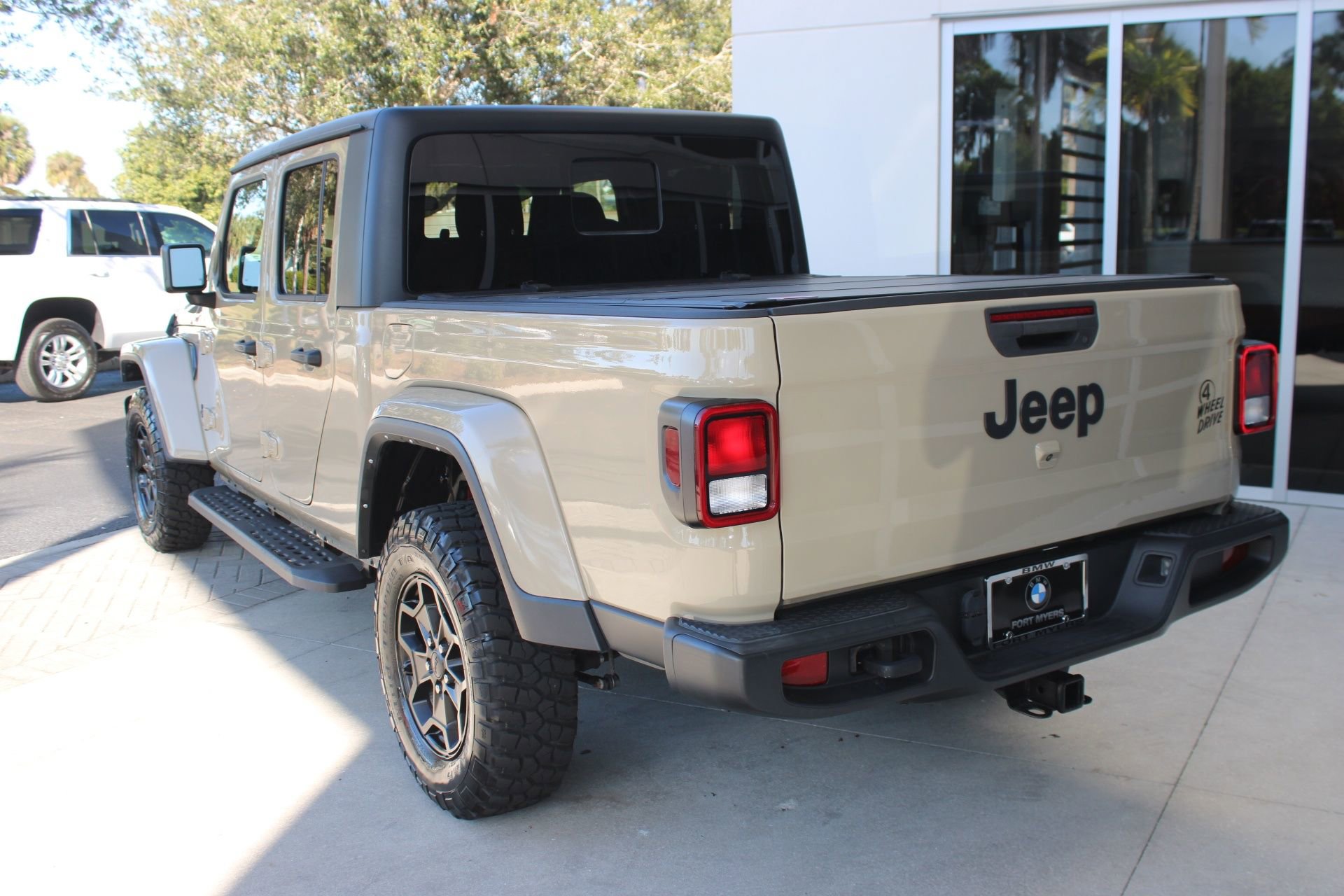 2022 Jeep Gladiator Willys photo 3