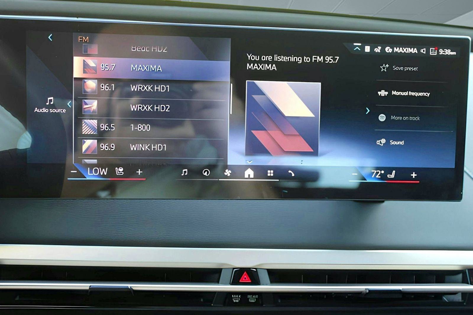 2026 BMW iX 60 - Photo 25