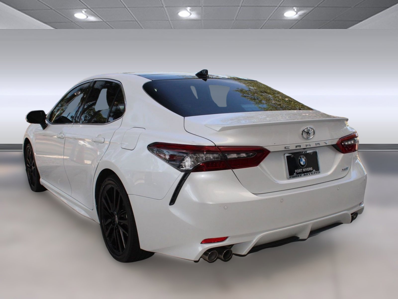 2023 Toyota Camry XSE photo 3