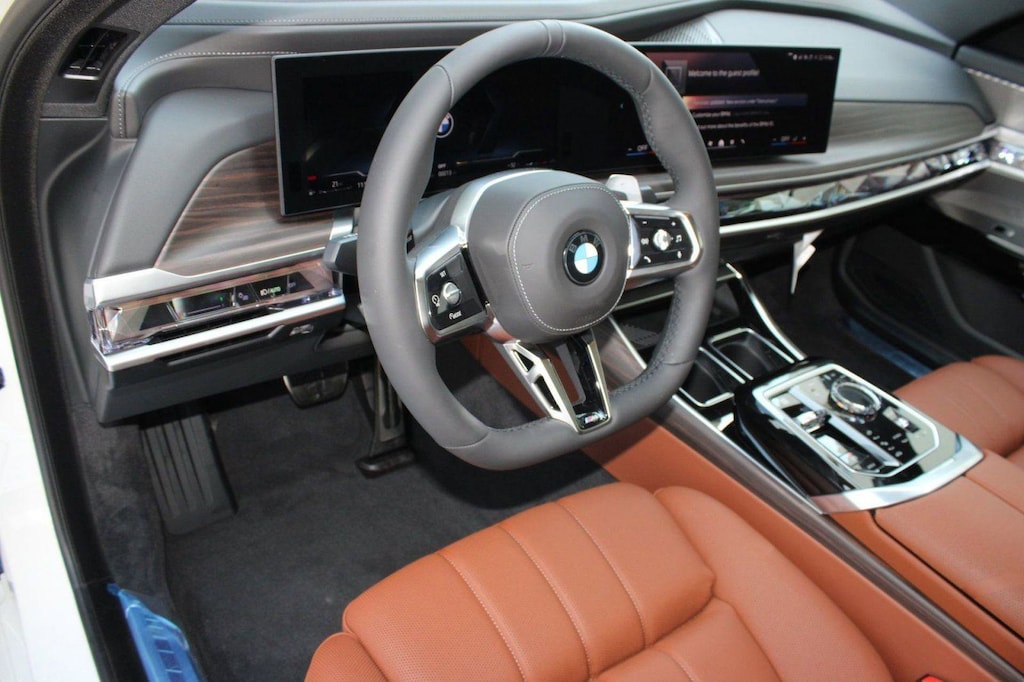 New 2025 BMW 740i xDrive Sedan