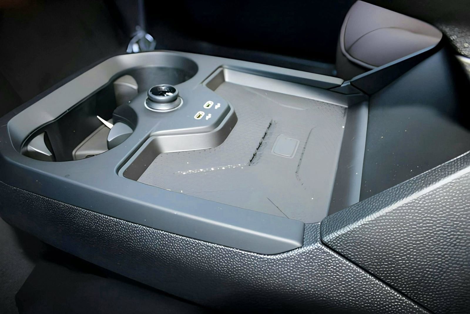 2026 BMW iX 60 - Photo 28