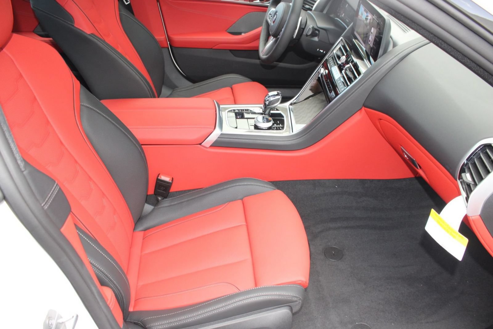 2026 BMW 8 Series 840i - Photo 32