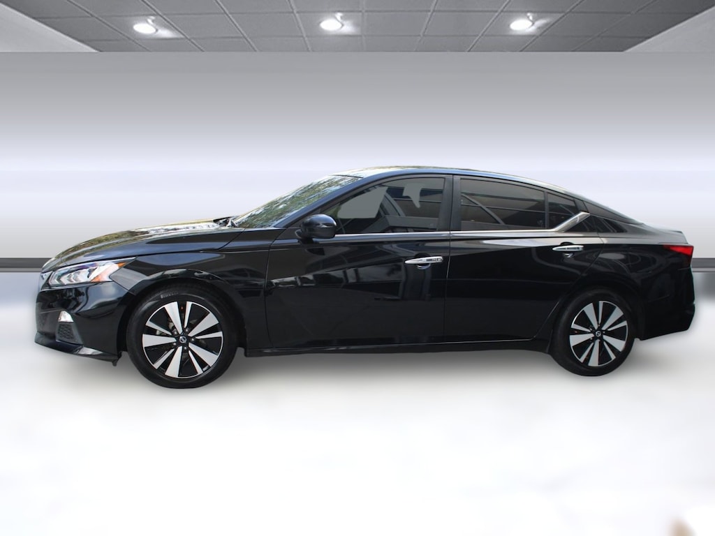 Used 2021 Nissan Altima 2.5 SV Sedan