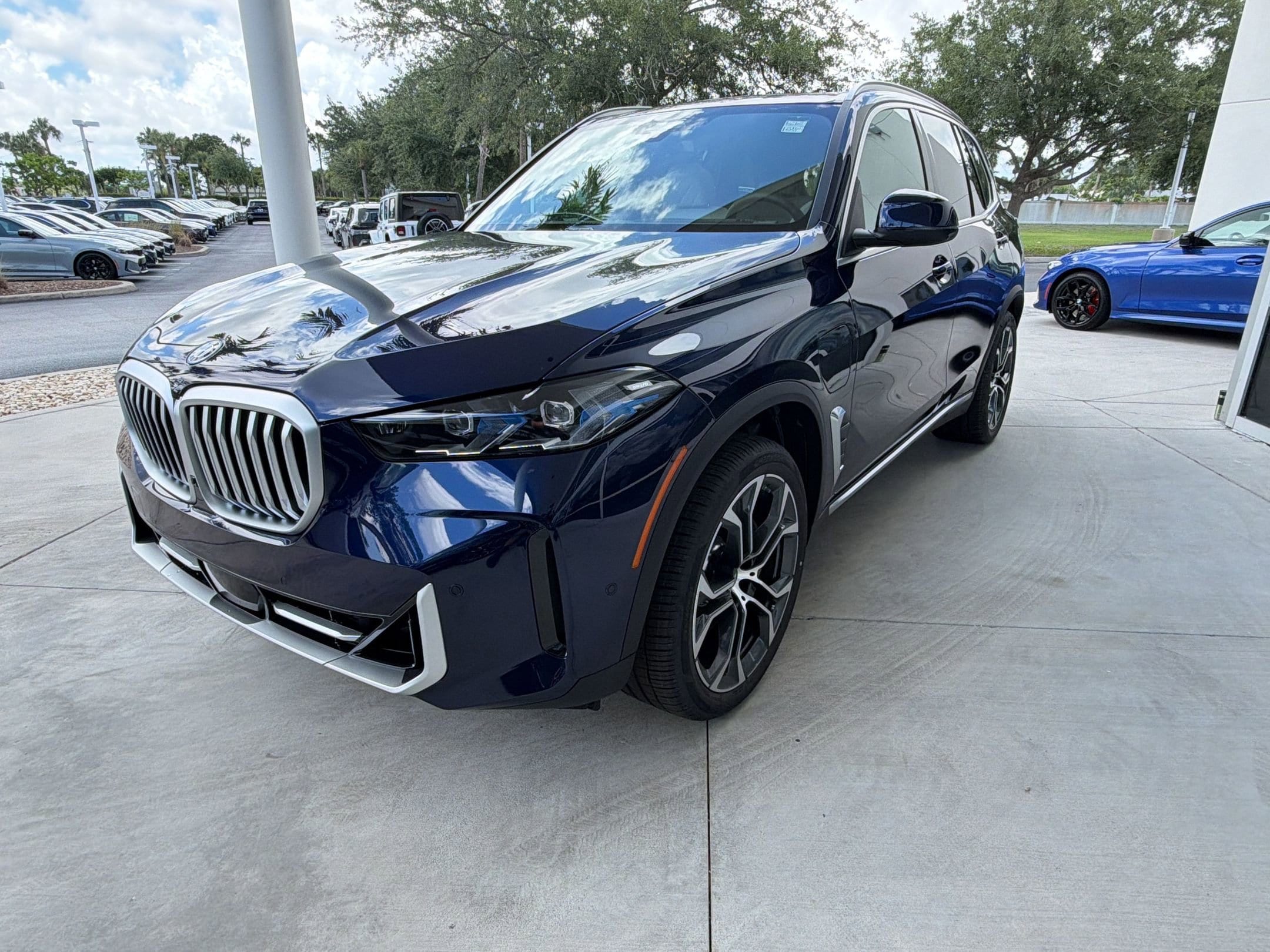 2026 BMW X5 xDrive50e's photo