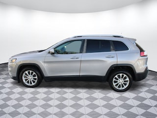 Used 2019 Jeep Cherokee Latitude FWD SUV for sale in Clearwater