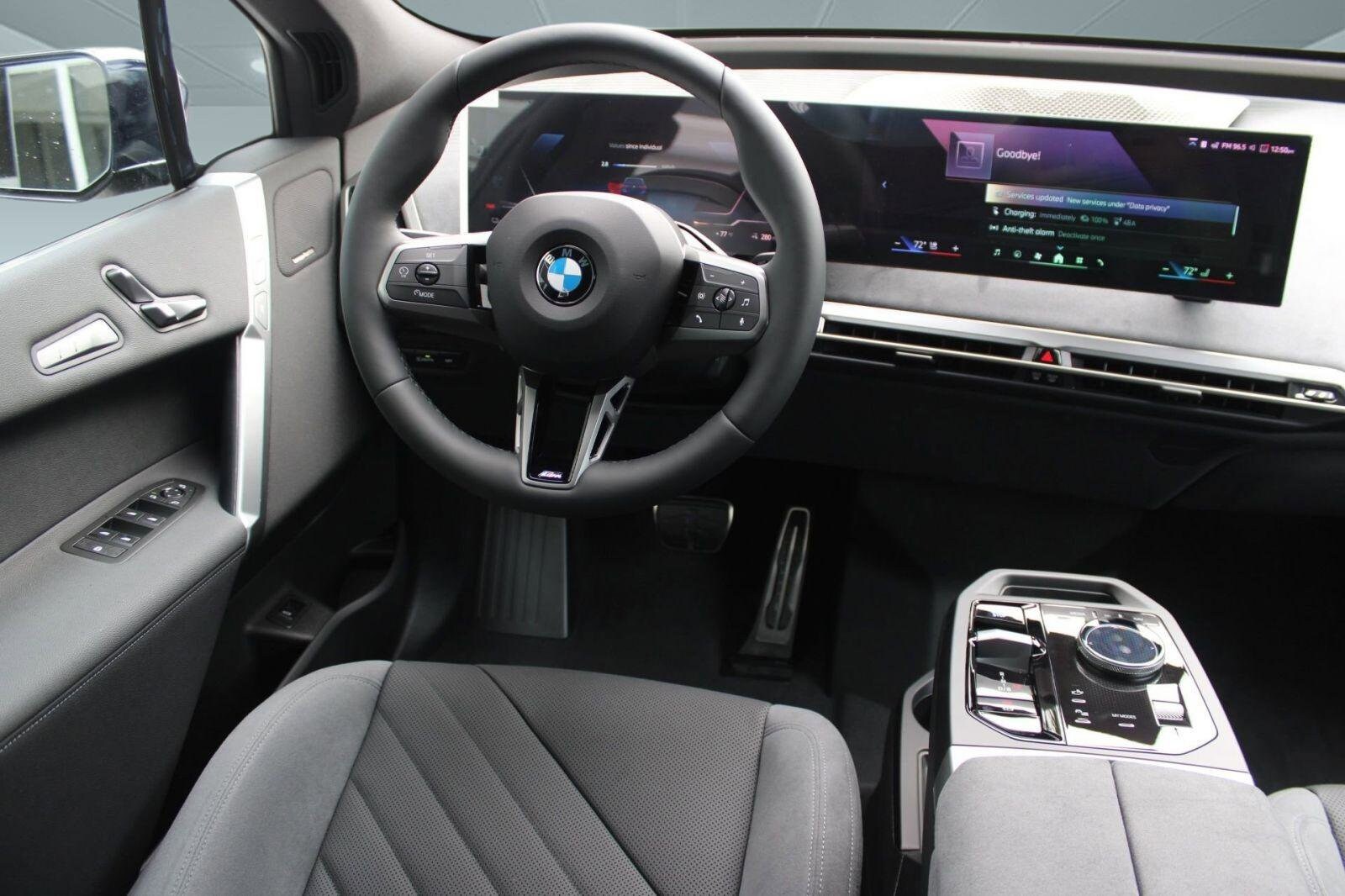2026 BMW iX 45 - Photo 28
