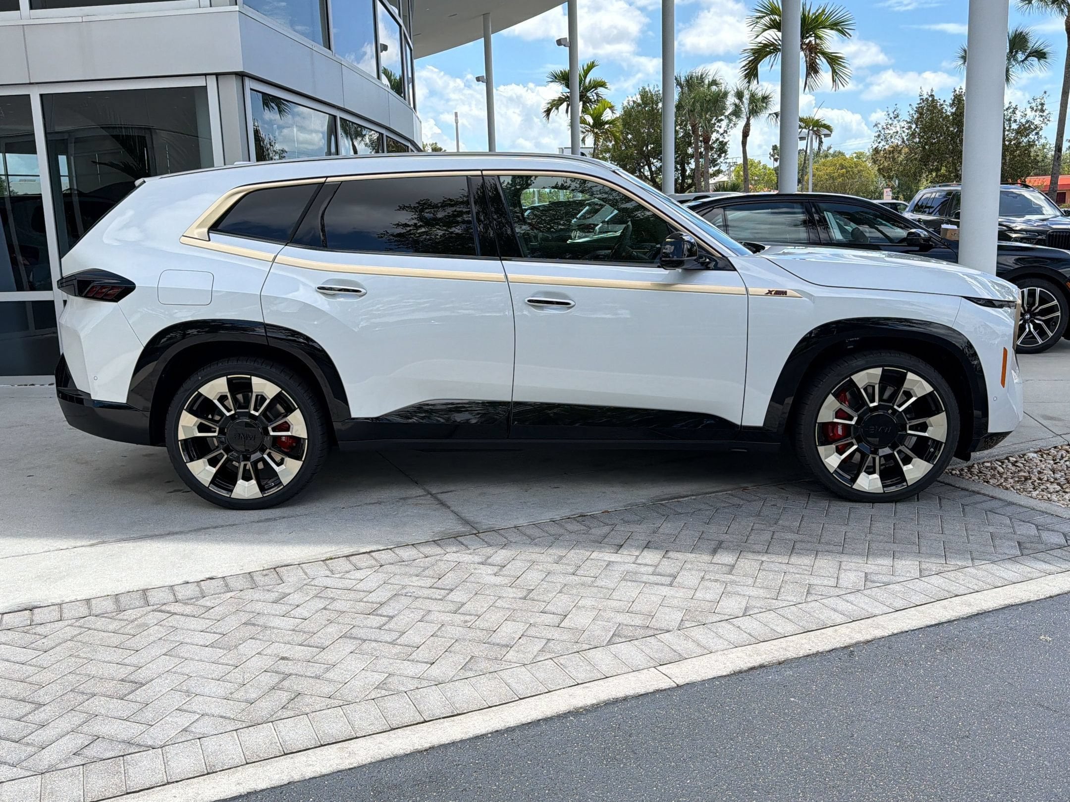XM Label SUV