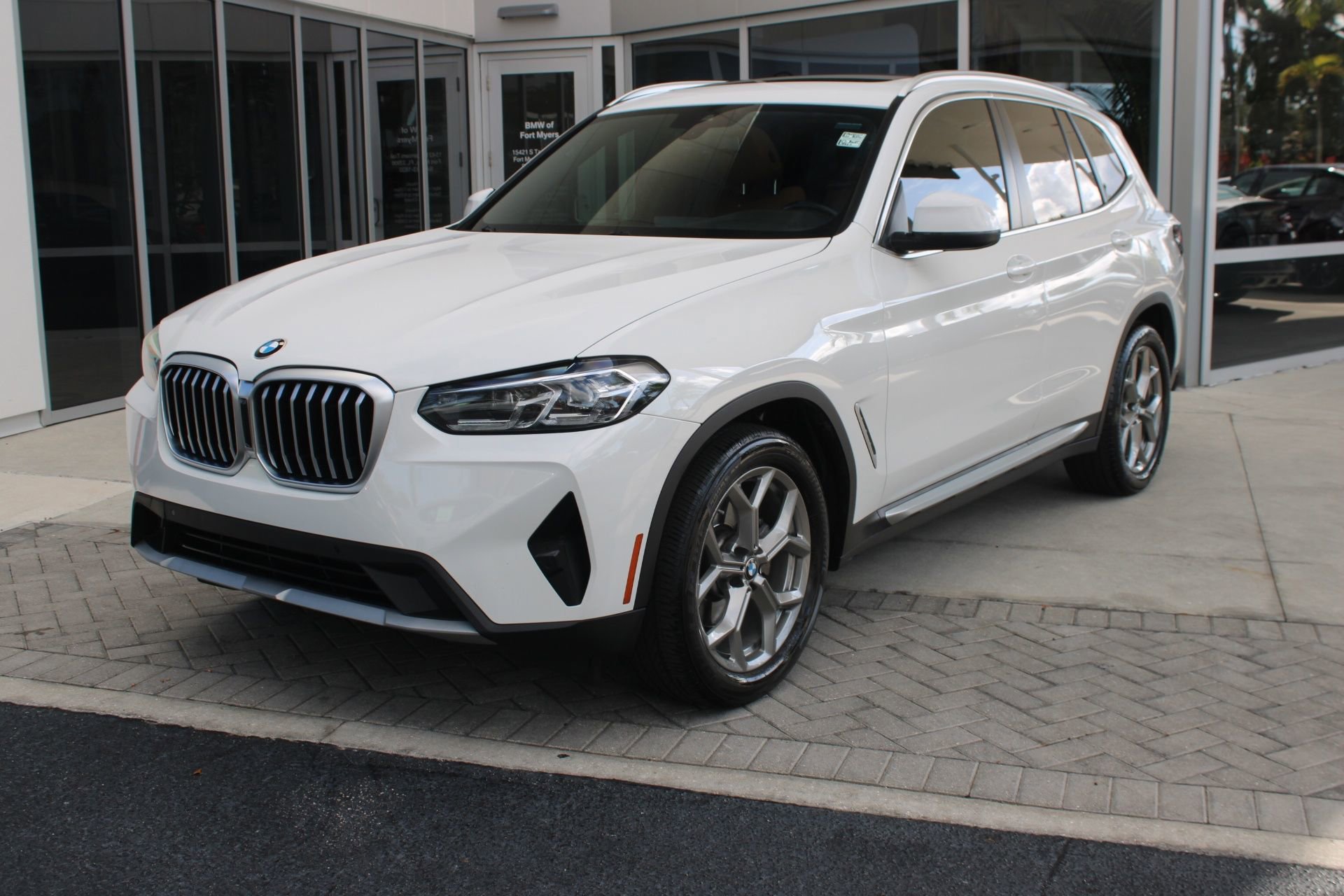 2022 BMW X3 30i's photo