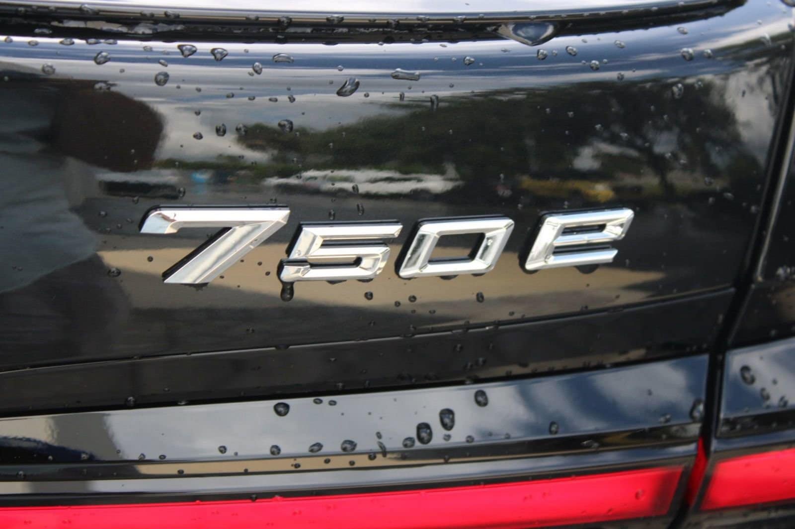 2026 BMW 7 Series 750e - Photo 17