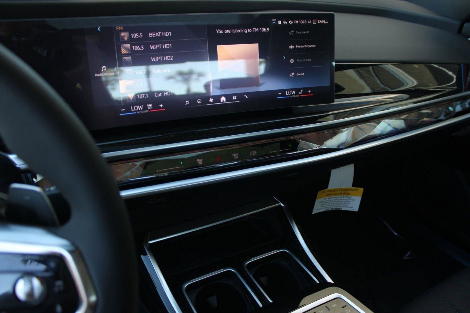 2026 BMW 7 Series 750e - Photo 22