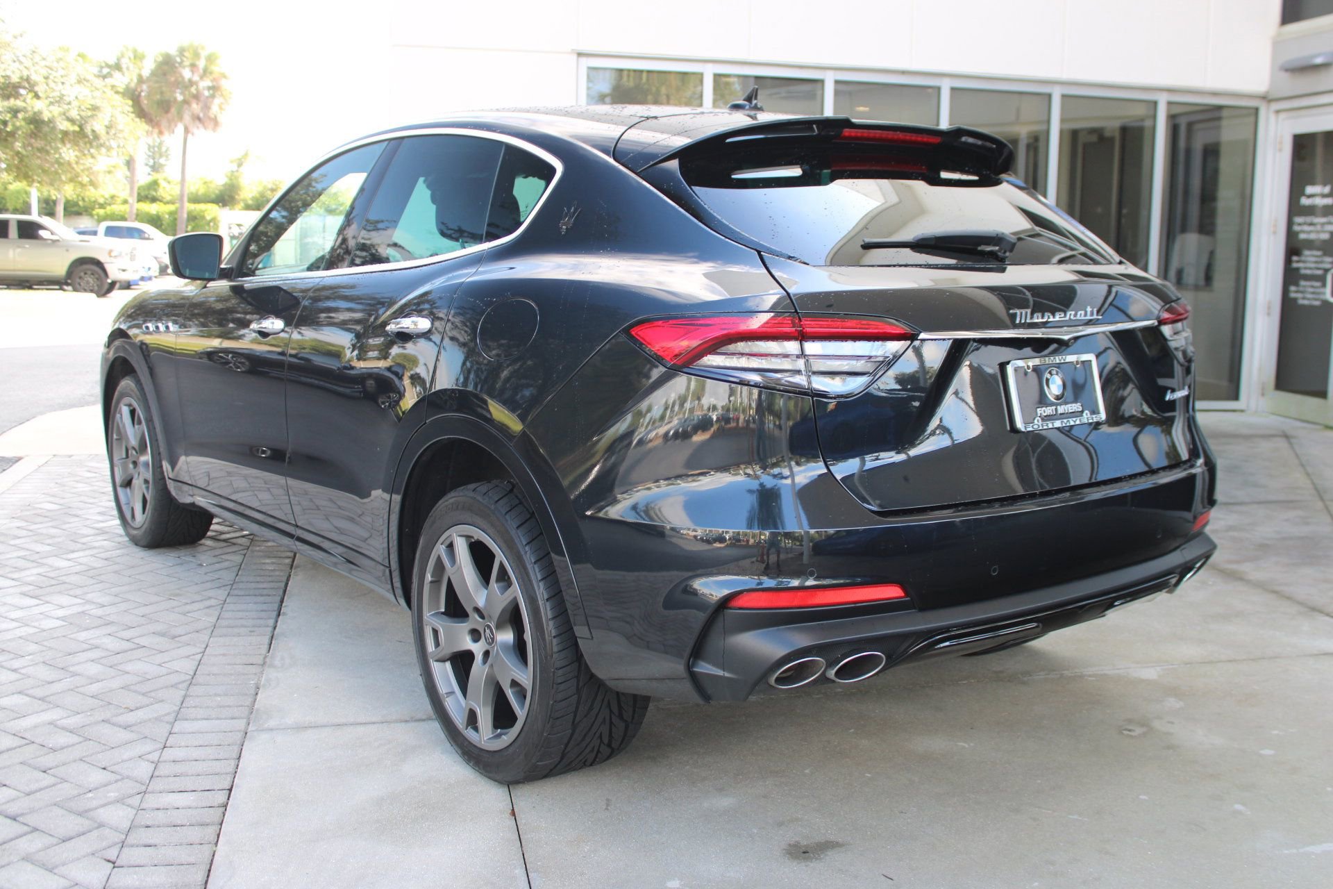 2023 Maserati Levante Modena S photo 3