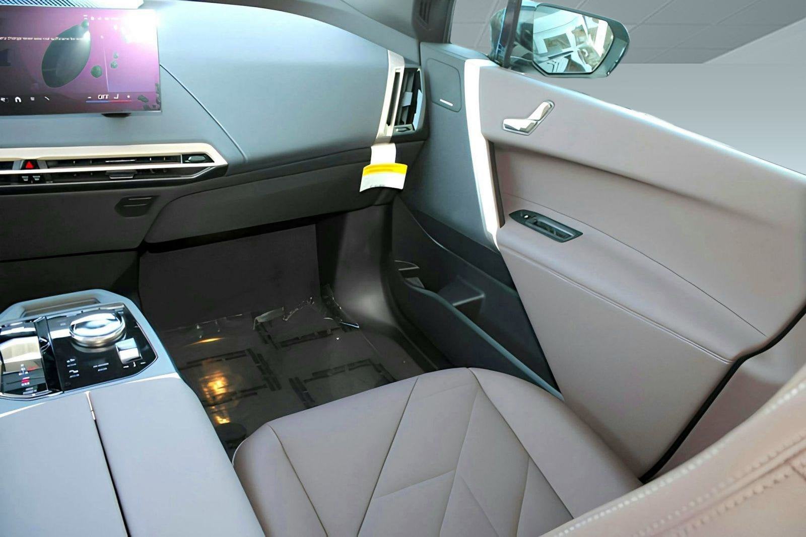 2026 BMW iX 60 - Photo 30