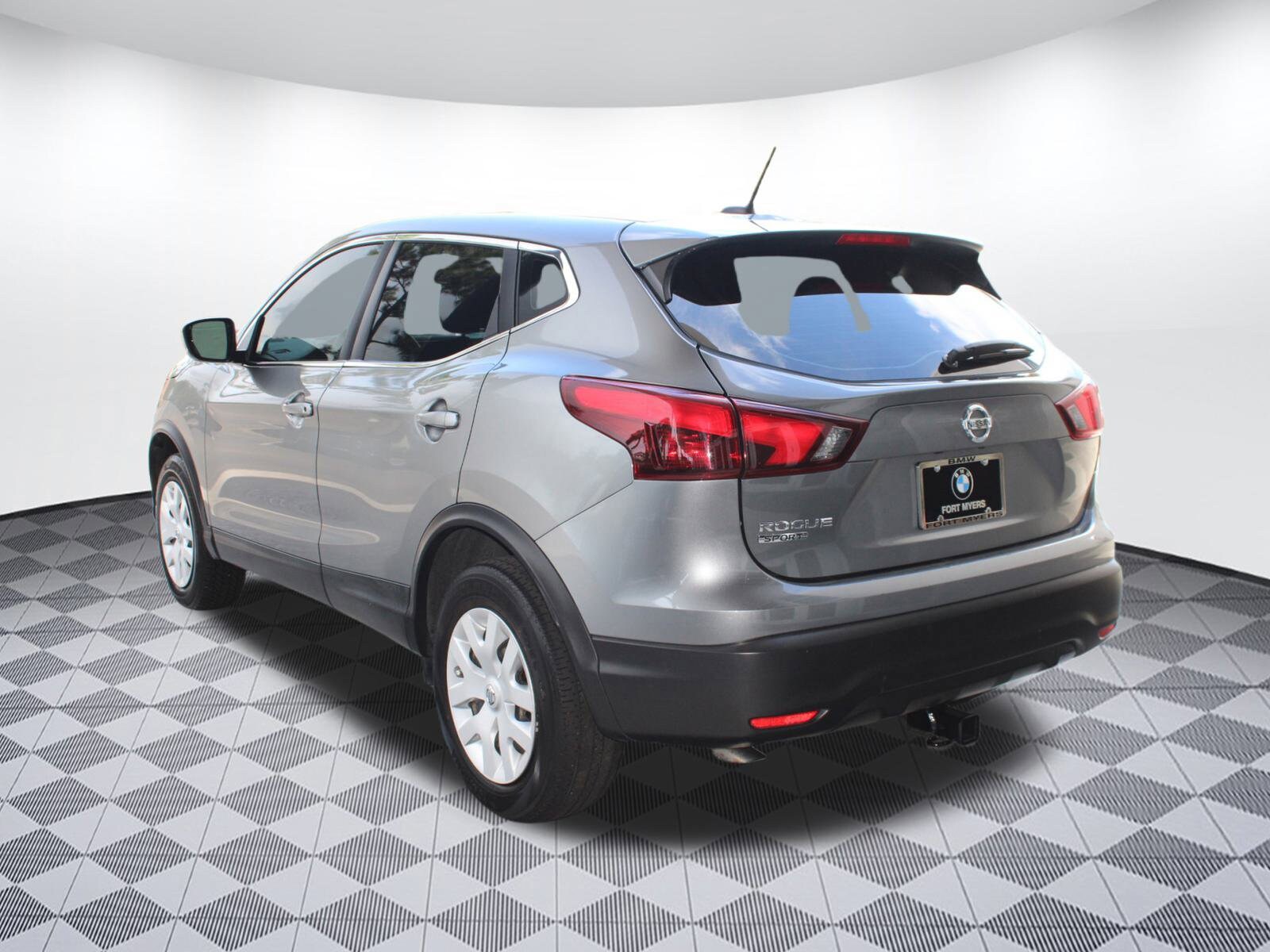2019 Nissan Rogue Sport S photo 3