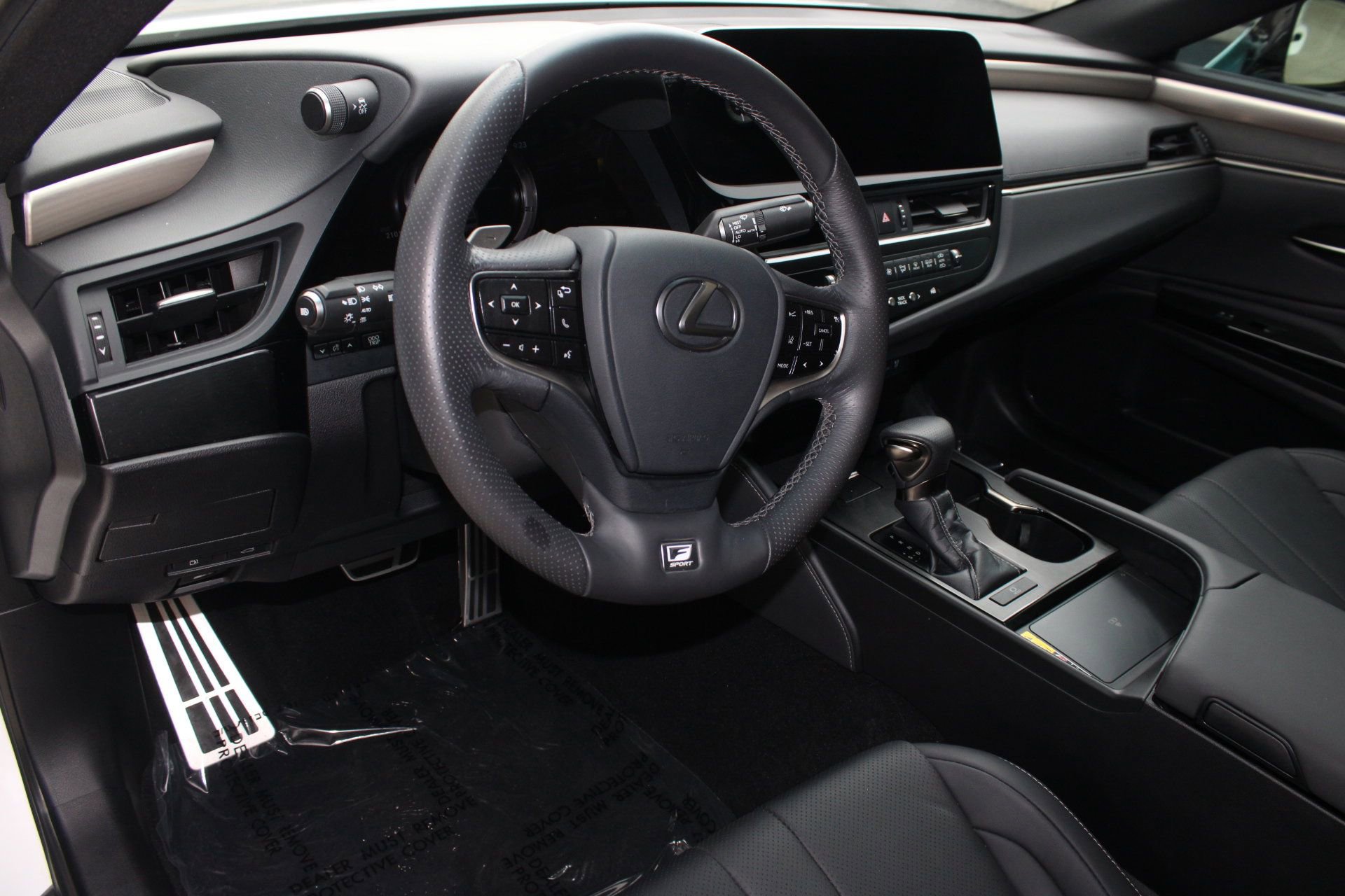 2023 Lexus ES 350 F SPORT Design photo 4
