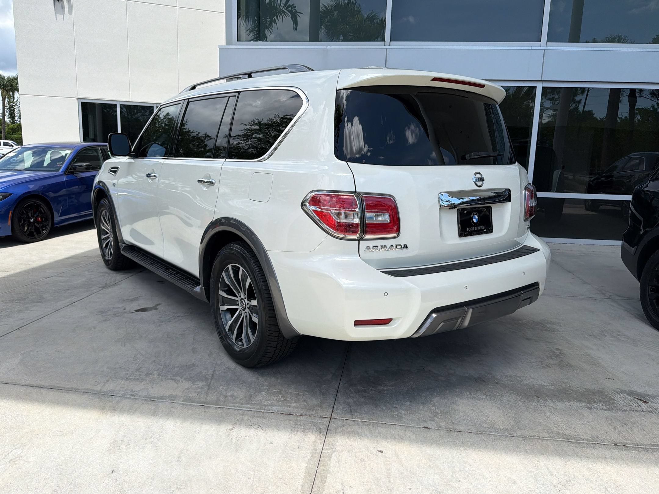 Armada SL SUV