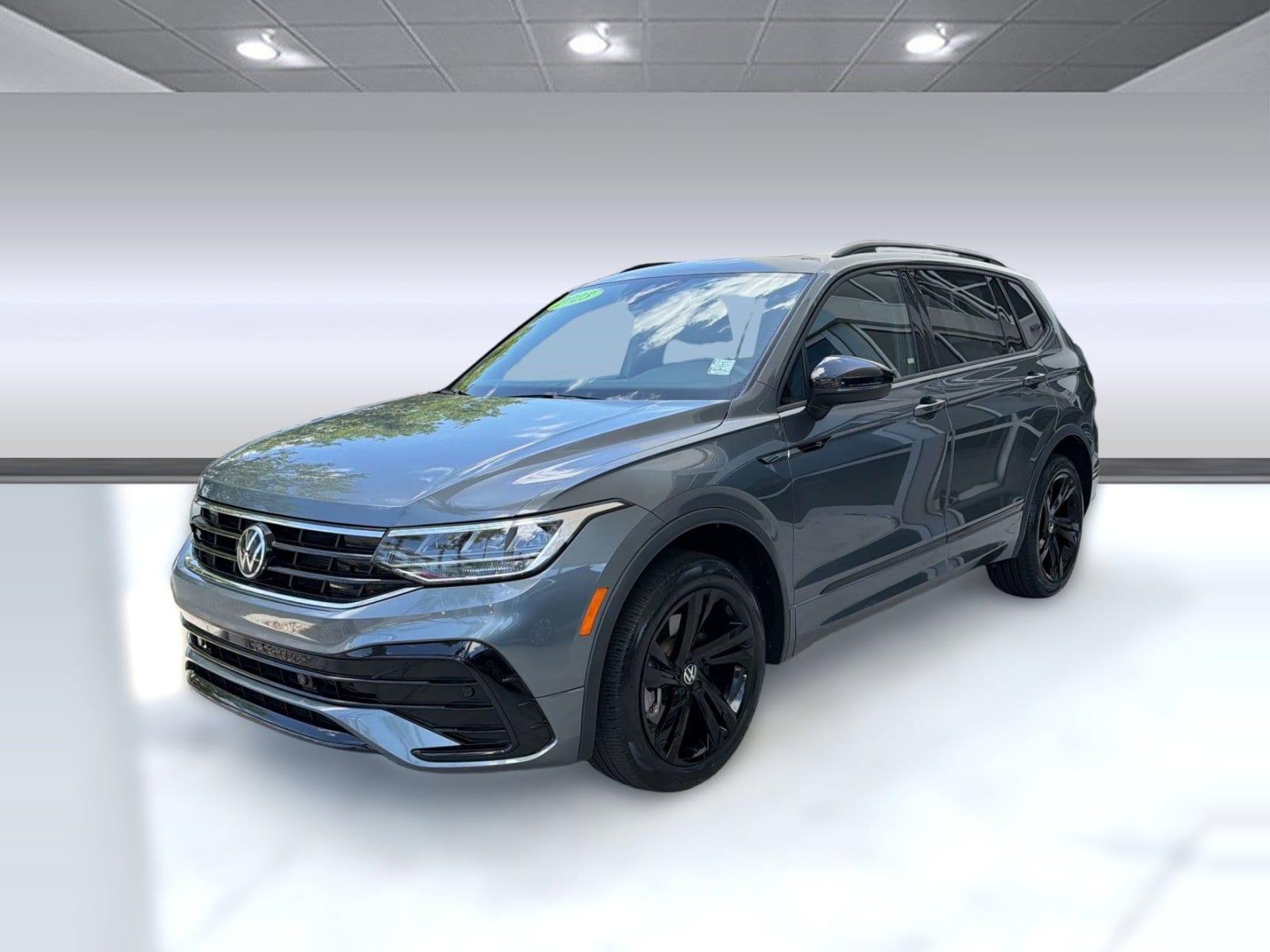 2023 Volkswagen Tiguan SE R-LINE BLACK