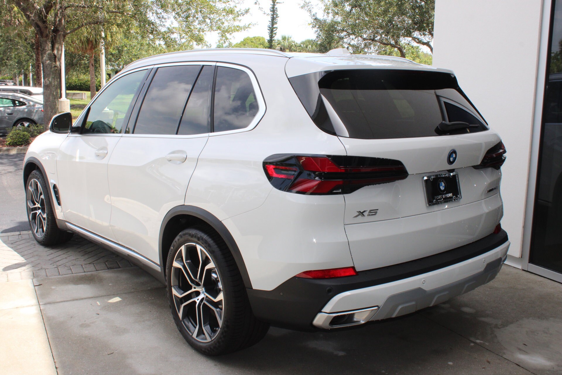 2026 Bmw X5 xDrive50e photo 3