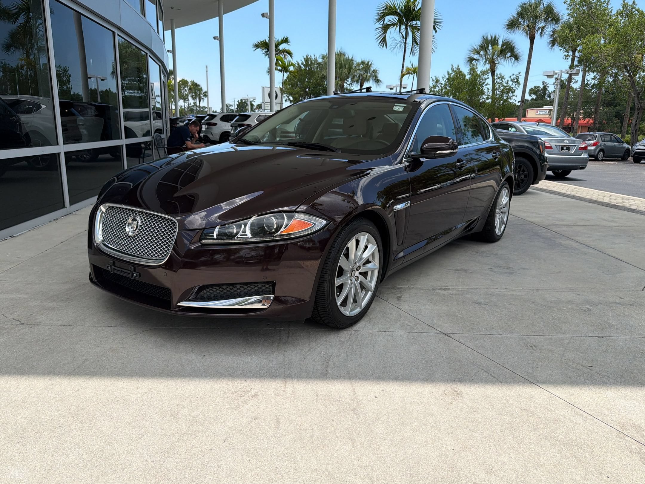 XF 2.0T Sedan