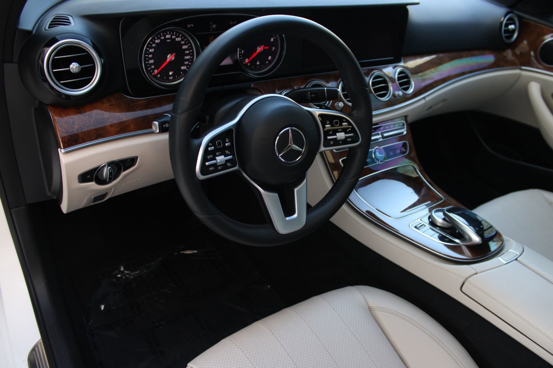 2019 Mercedes Benz E 300 Sedan photo 4