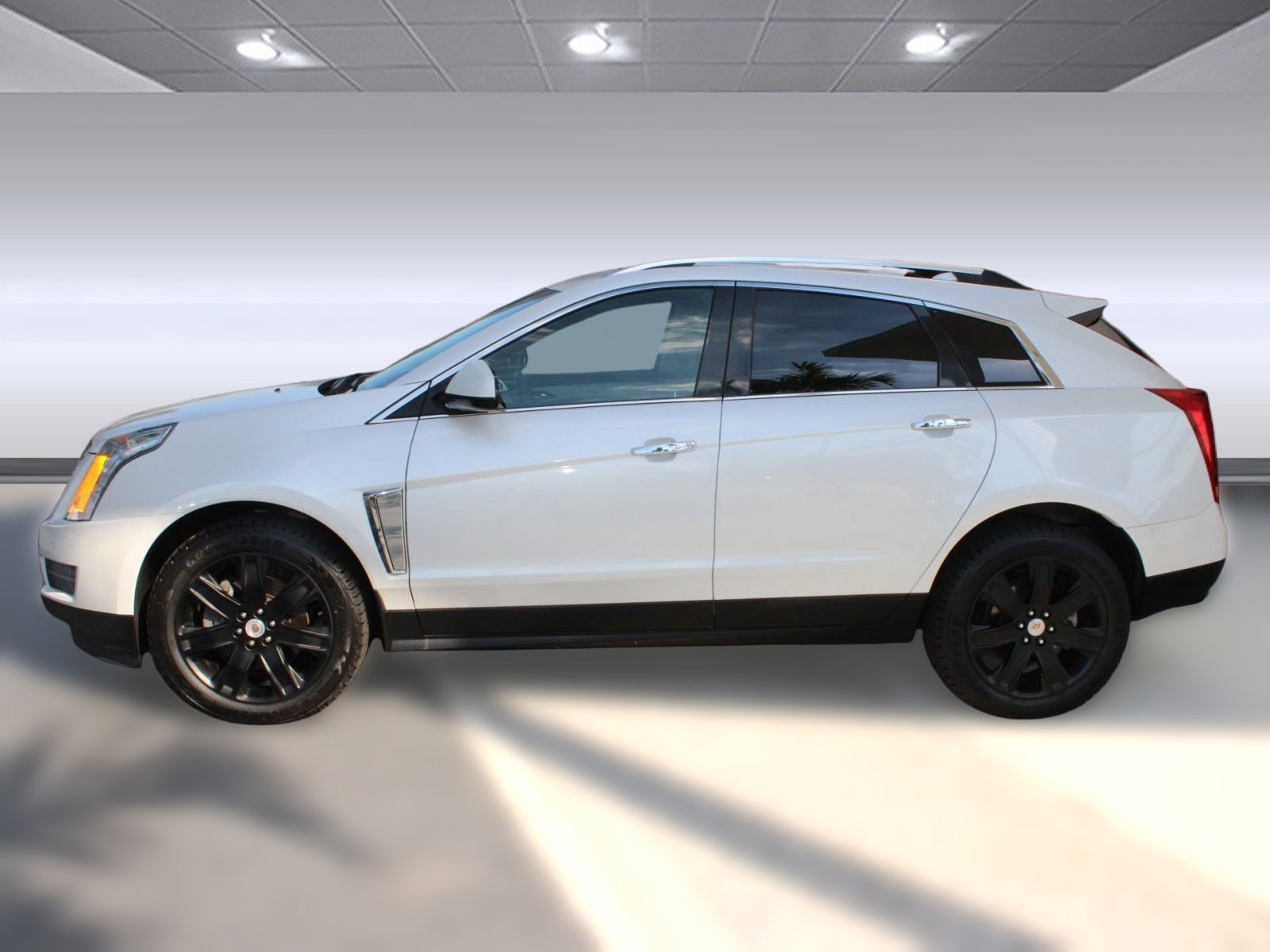 2015 Cadillac SRX Luxury photo 2