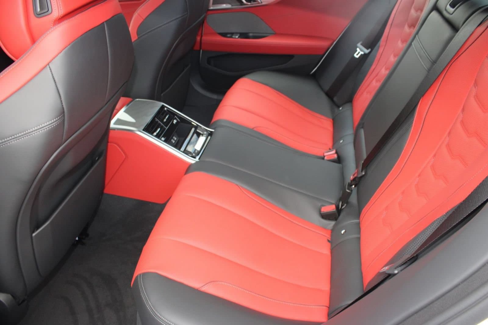 2026 BMW 8 Series 840i - Photo 27