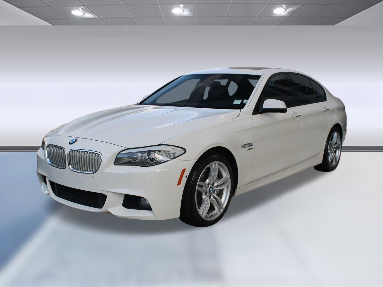 2012 BMW 5 Series 550i's photo