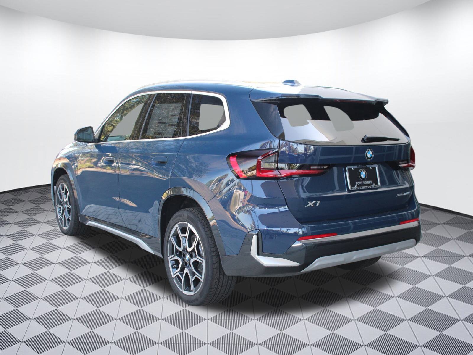 2026 Bmw X1 XDrive28i photo 3