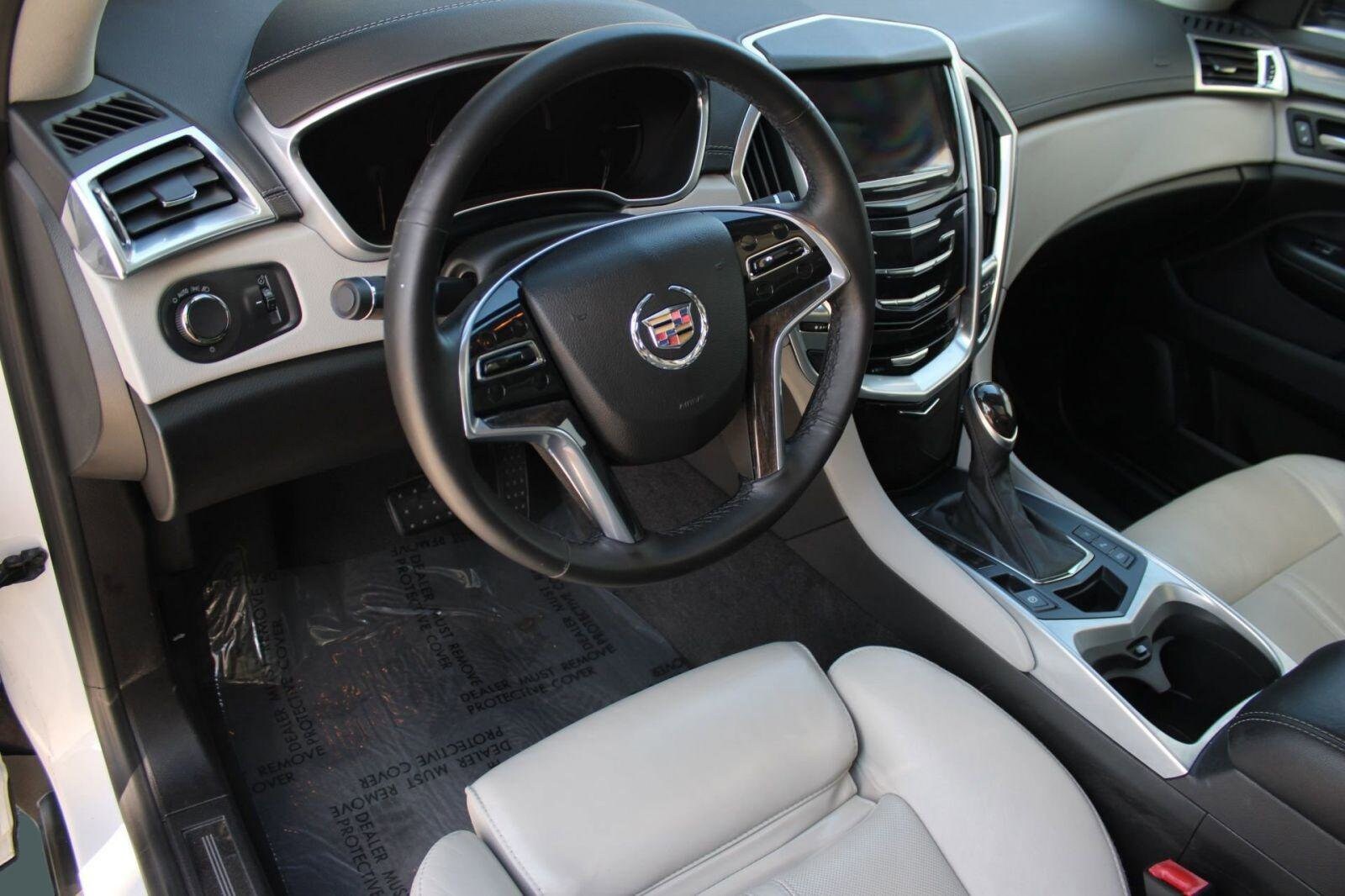 2015 Cadillac SRX Luxury photo 4