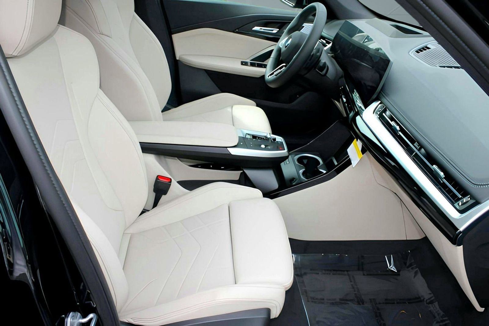 2025 BMW X1 28i - Photo 32