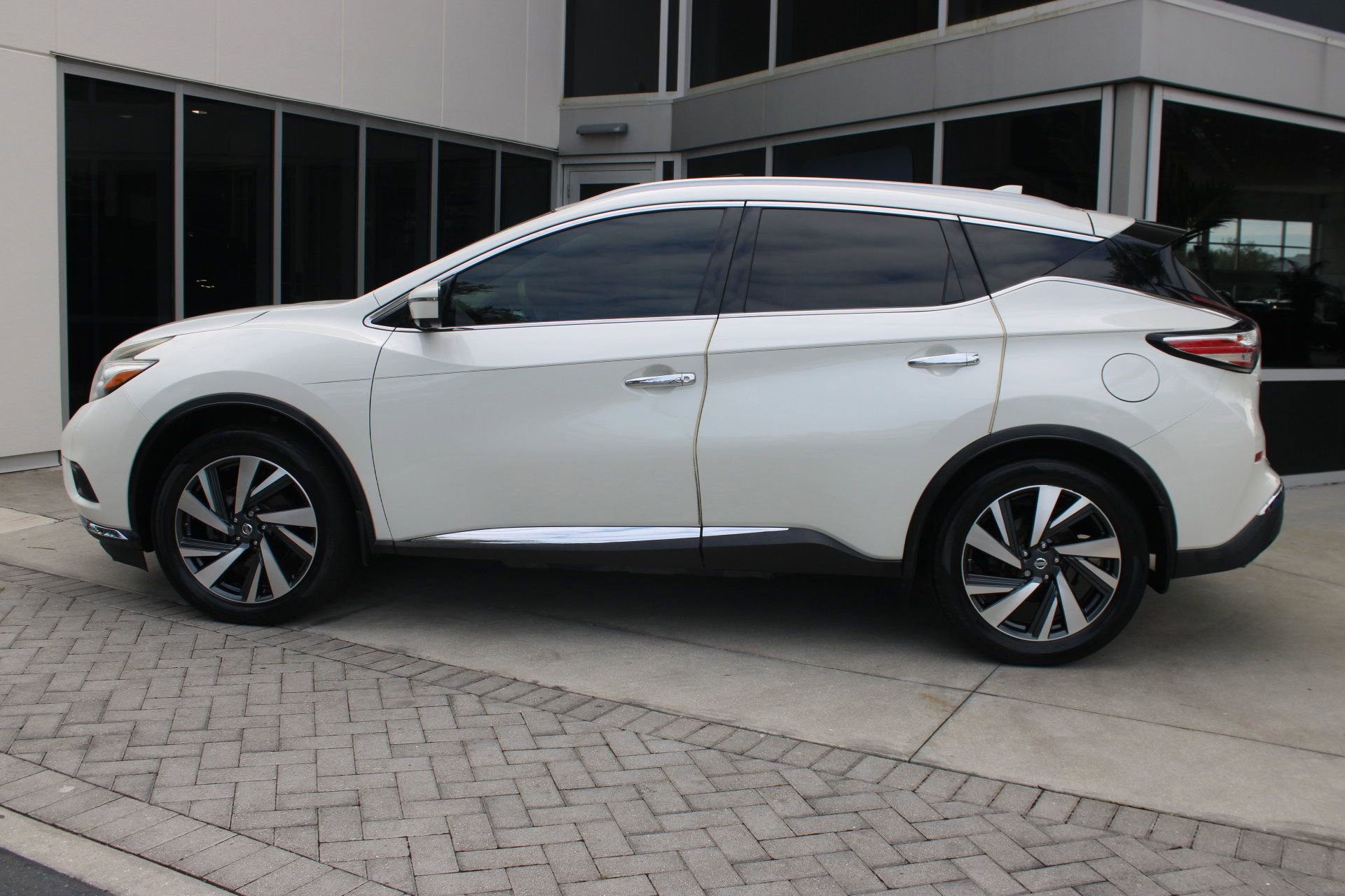 2018 Nissan Murano Platinum photo 2