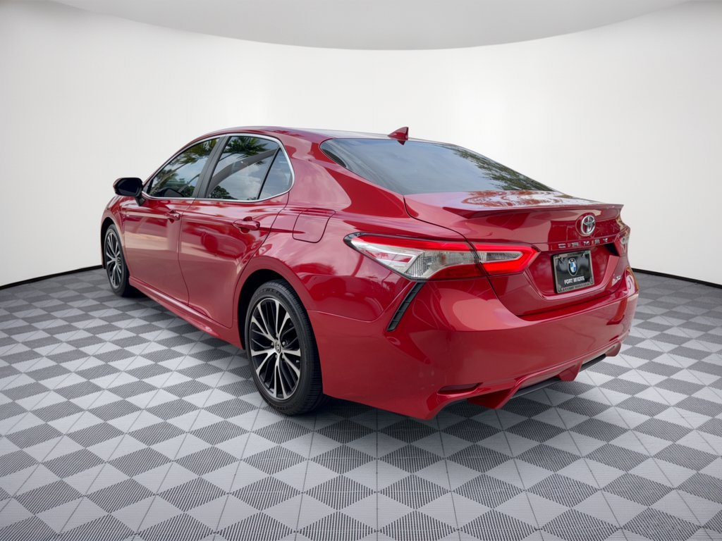 Used 2020 Toyota Camry SE Sedan
