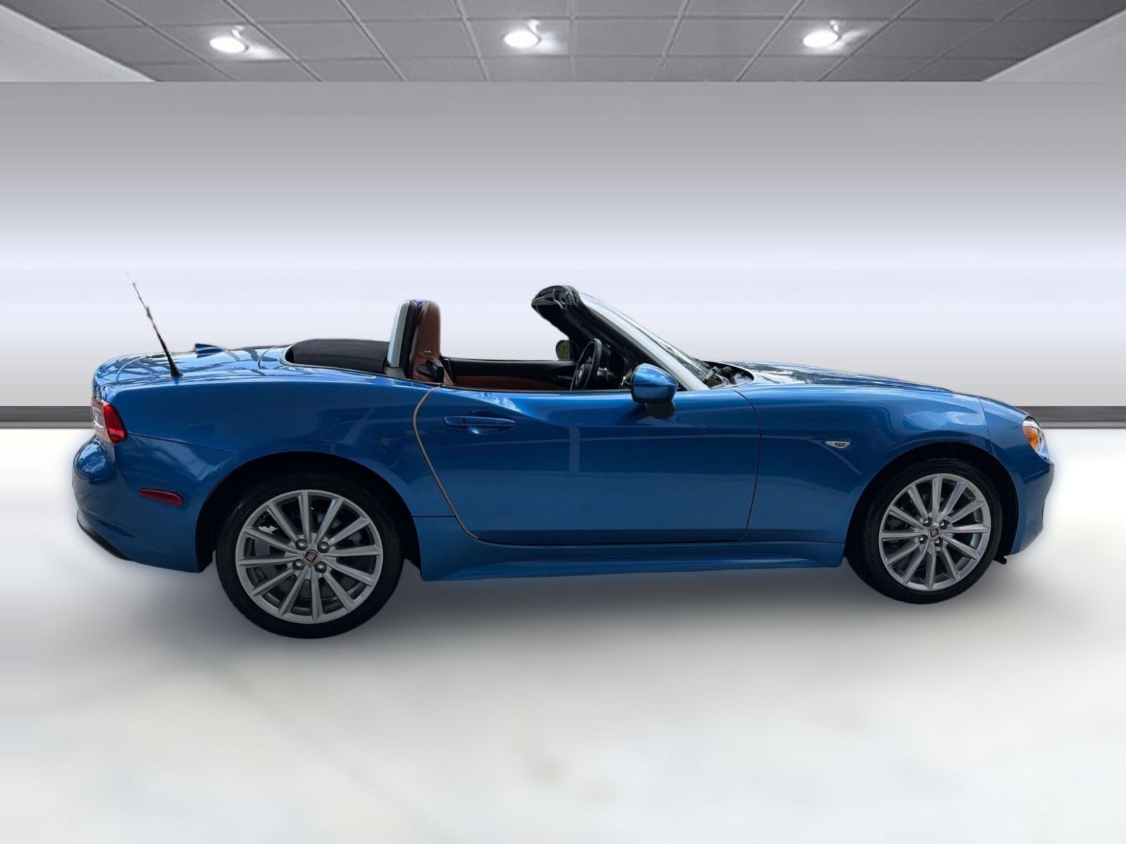 124 Spider Lusso Convertible