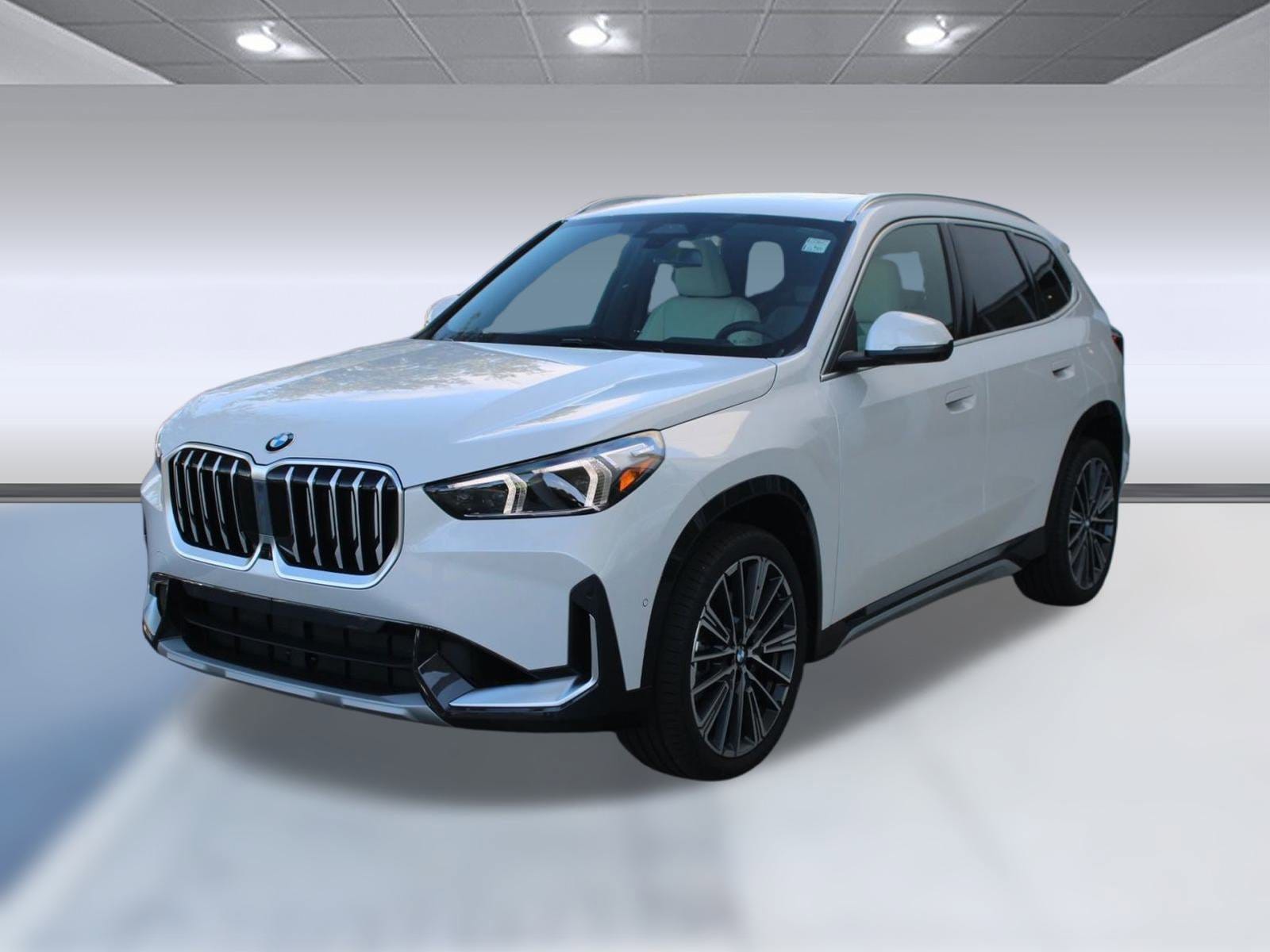 2026 BMW X1 28i's photo