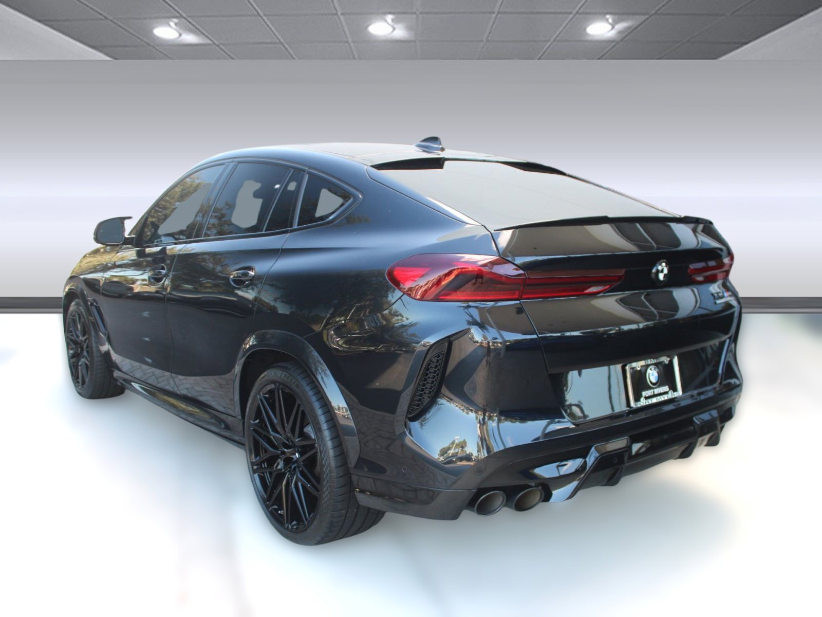 2021 Bmw X6 M photo 3
